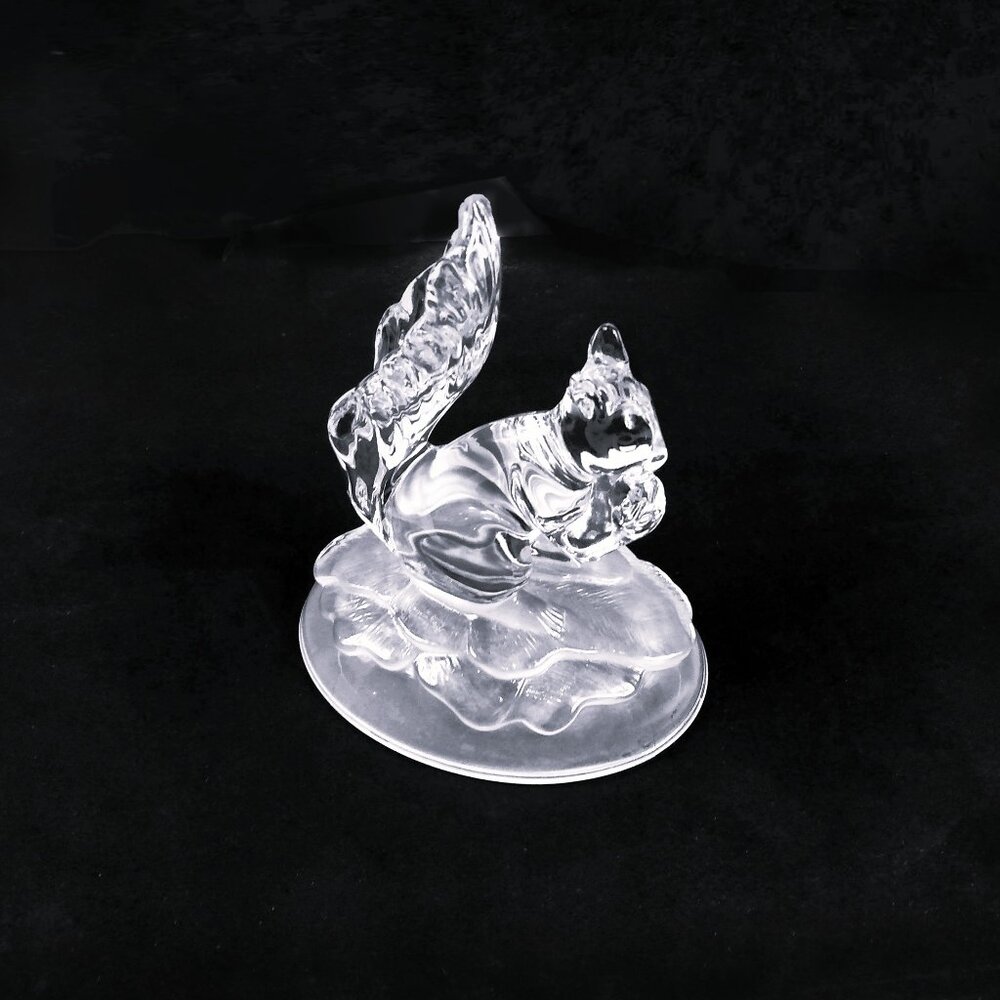 Vintage 80's/90's Cristal d'Arques Clear Crystal Nut Eating Squirrel Figurine